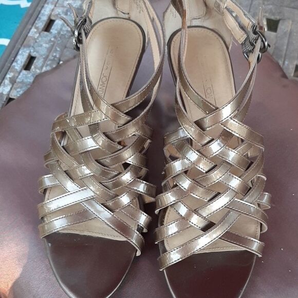 3/10$ Circa Joan David gold/bronze Strappy wedges - Picture 2 of 6
